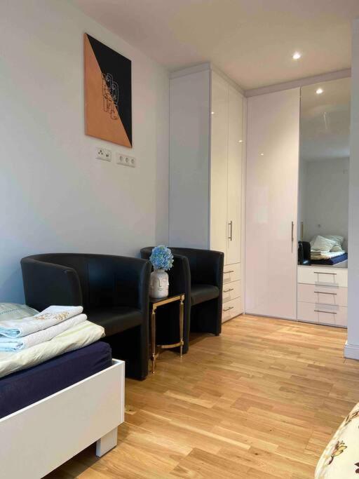Luxury Apartment With Air Conditioning & Jaccuzzi Near Frankfurt Wiesbaden Hofheim am Taunus Buitenkant foto